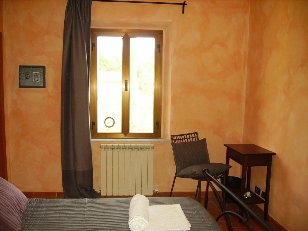 بيزا La Voliera Bed & Breakfast الغرفة الصورة
