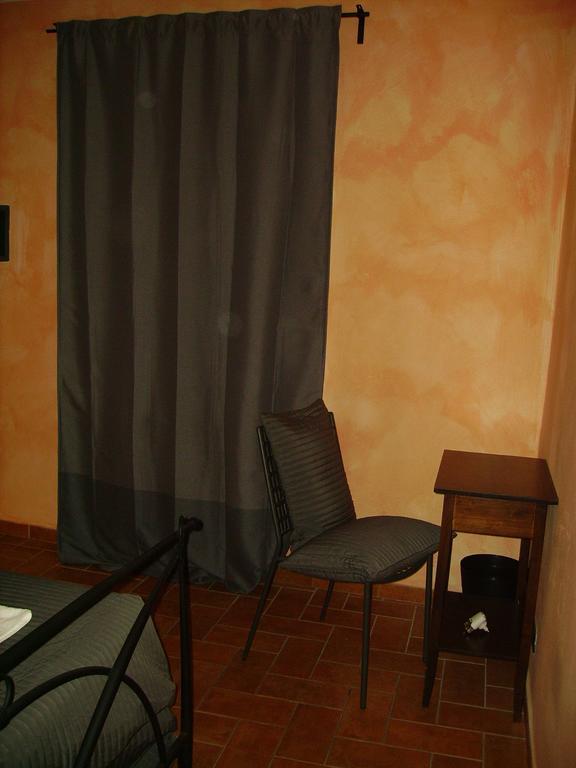 بيزا La Voliera Bed & Breakfast الغرفة الصورة